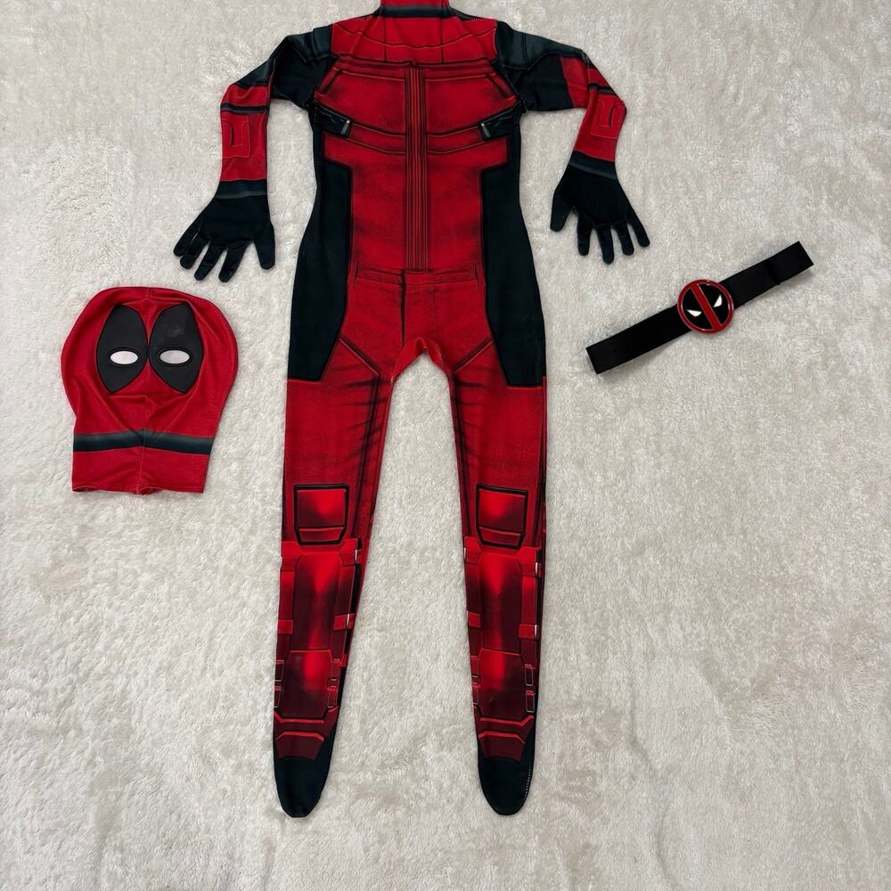 Kids Deadpool Costume Small Age 5-7 Jumpsuit Mask Belt Halloween Cosplay Marvel